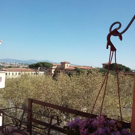 The White Near Trastevere Rom